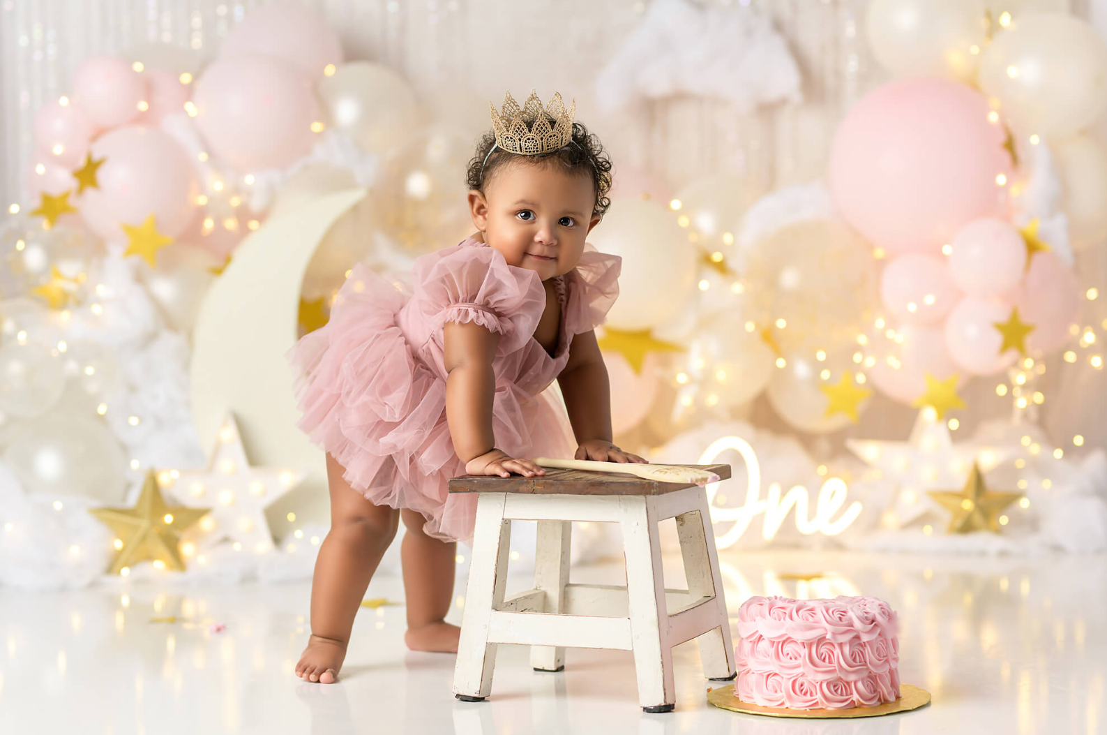 First birthday baby photoshoot with soft party decorations - newborn photography prop - Dvotinst